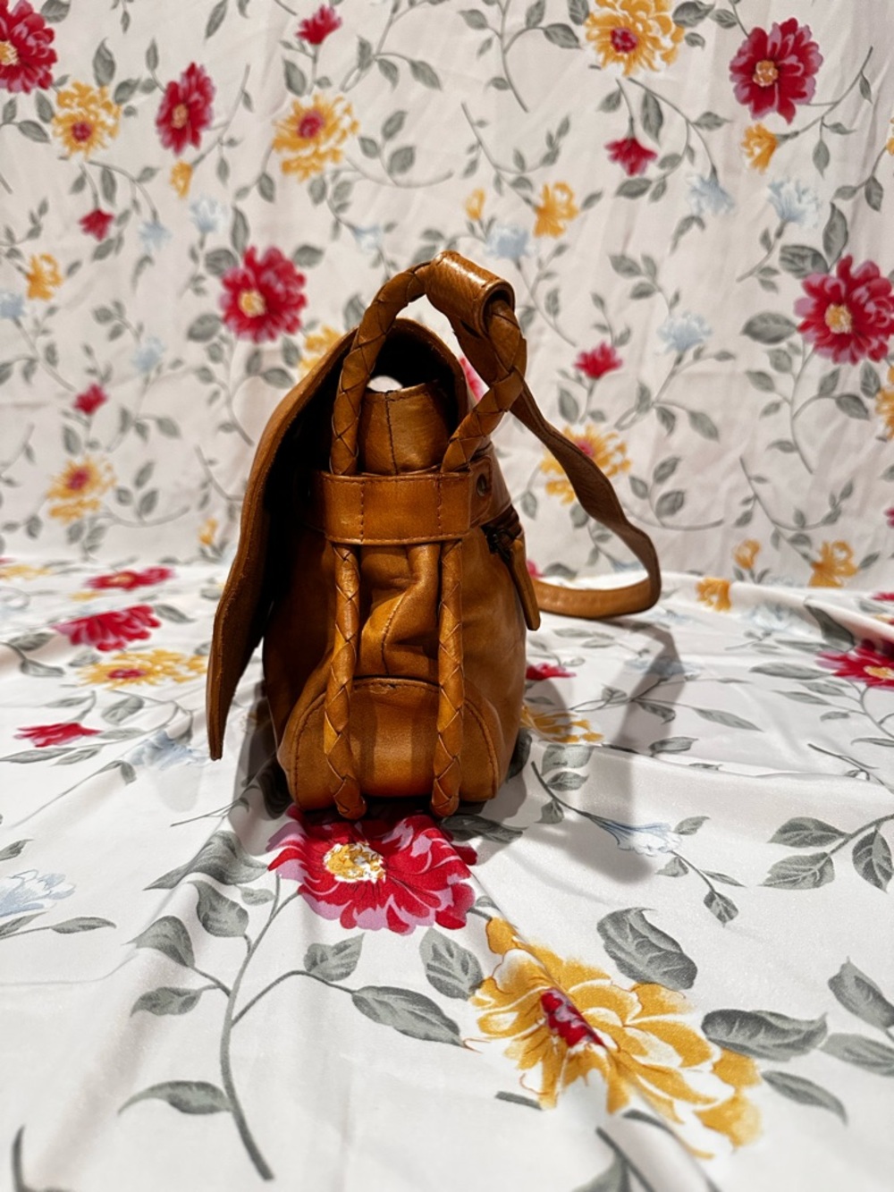 VINTAGE HIGH DESIGN LEATHER SHOULDER BAG WITH BRAIDED DETAIL GOOD CONDITION - Picture 2 of 8